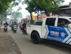 Wujud Pelayanan Prima Satlantas Polres Bone Kawal Mobil Jenazah Hingga Ke Pemakaman