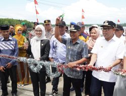Bupati Bone dan Wabup Resmikan Jembatan Angkue