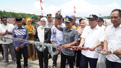 Bupati Bone dan Wabup Resmikan Jembatan Angkue
