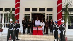 HUT RI Ke-80 Personel PM Subdenpom XIV/1-2 Bantaeng Kawal Bendera Pusaka Sang Merah Putih