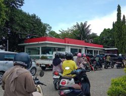 Antrean Pagi Mengular Akibat SPBU Bone Tutup Malam Hari, Warga Keluhkan Cari BBM